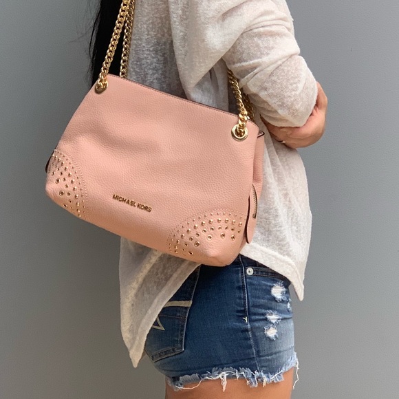 Michael Kors Handbags - NWT Michael kors jet set item Pastel pink bag
